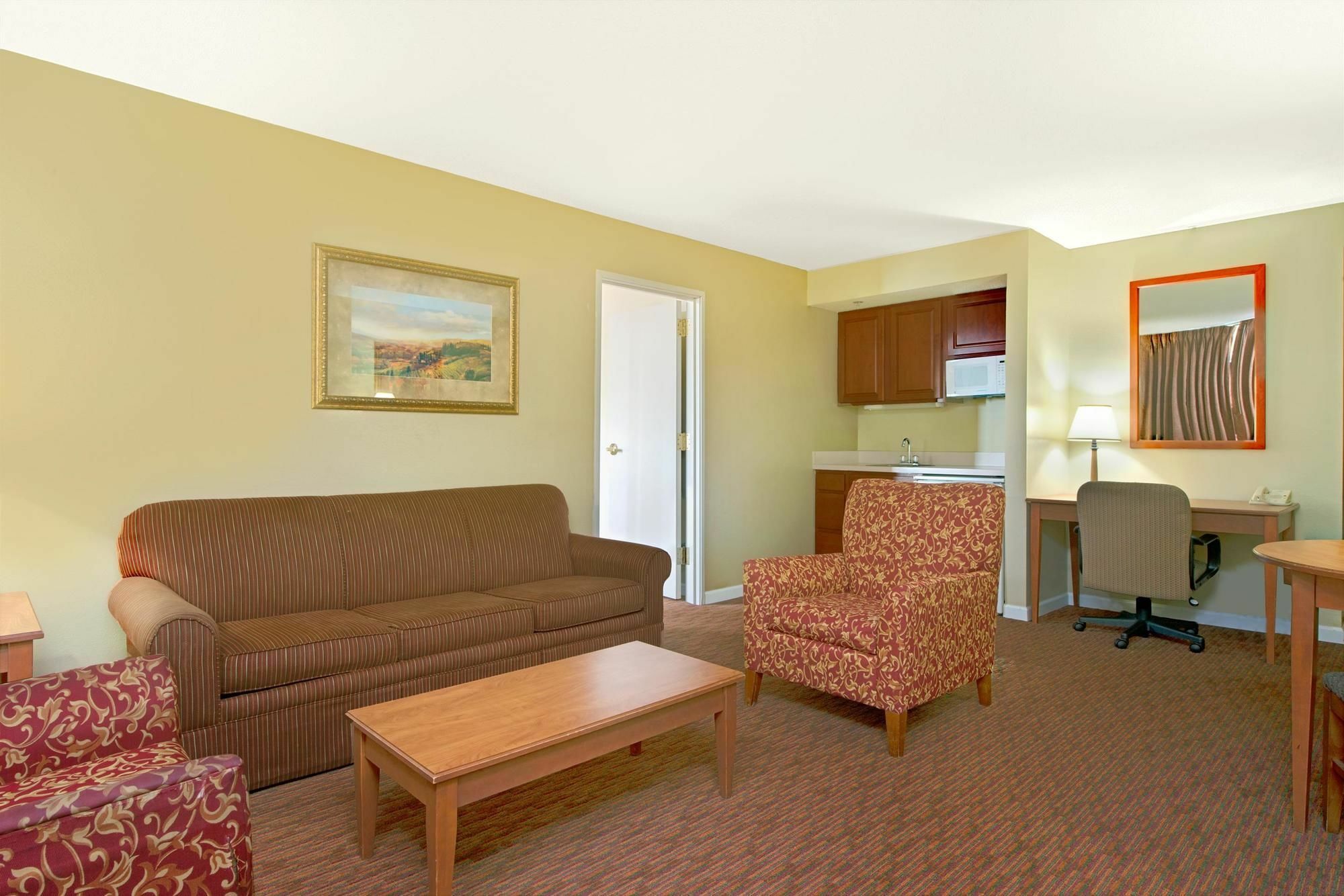 Days Inn By Wyndham St. Louis/Westport Mo Maryland Heights Εξωτερικό φωτογραφία